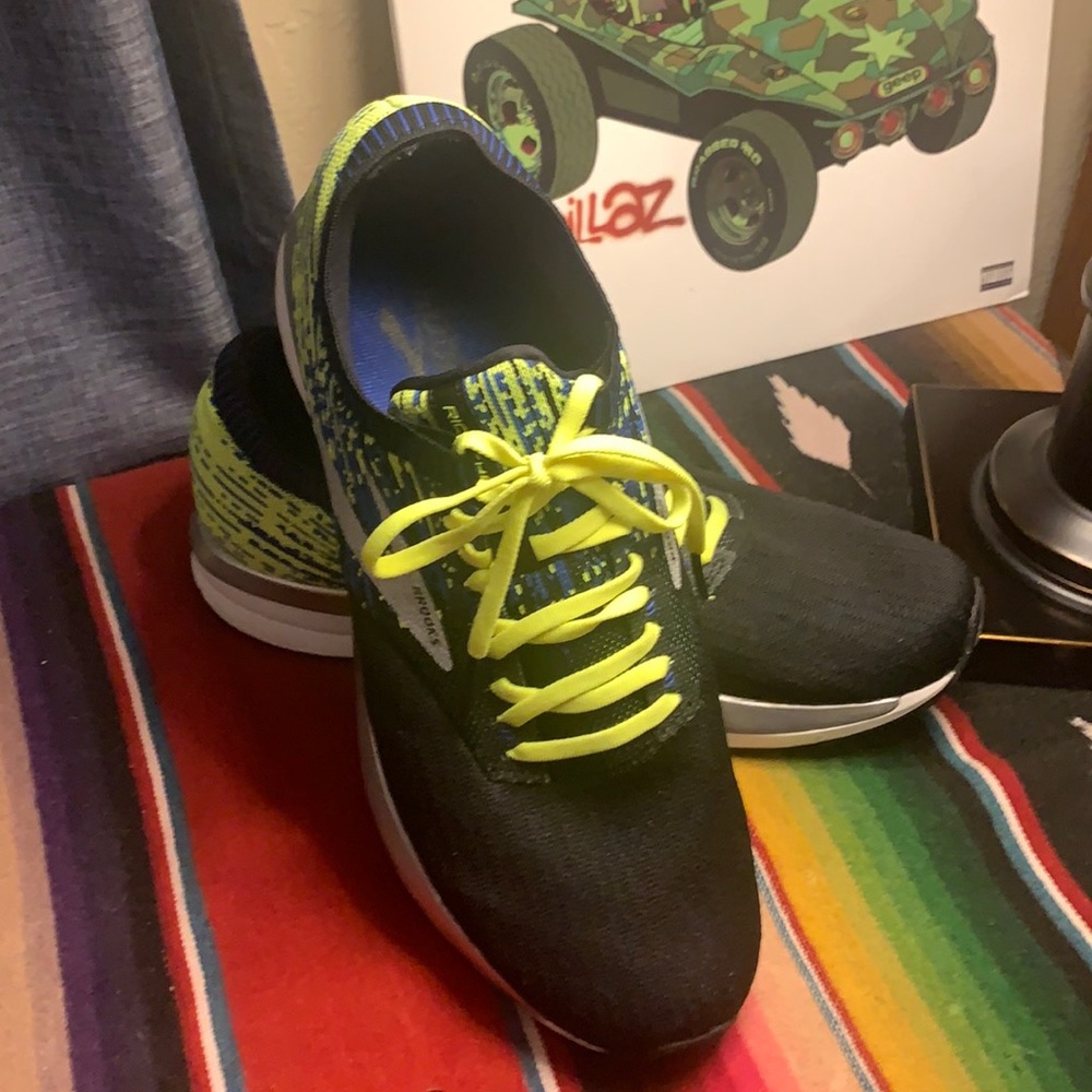 Brooks men’s Sz 11 Ricochet